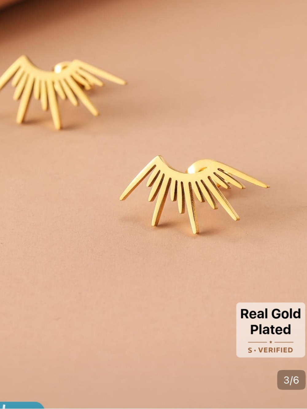 Gold Eyelash Ear Crawler Earrings - Women Jewelry sun rays new stylish viral - Picture 3 of 3